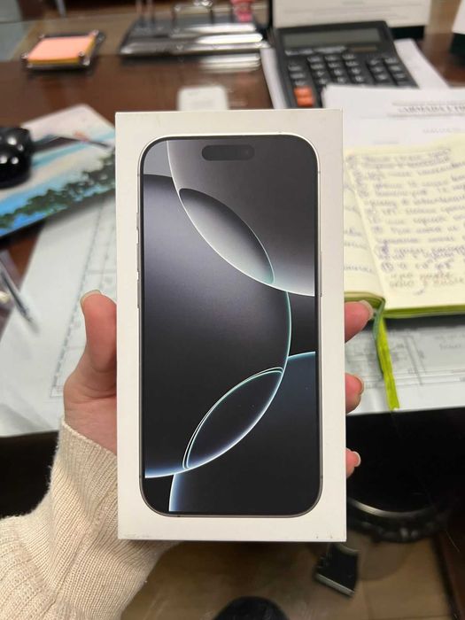 Продам iPhone 16 Pro — белый, 256 ГБ