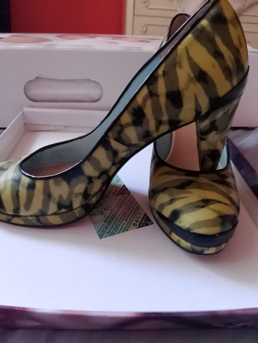 Дамски токчета номер 39 Цена 10 лв