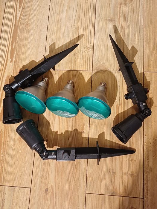 Set 3 Proiectoare Grădină NOI – Kit Complet (Țepușă + Bec LED Verde )