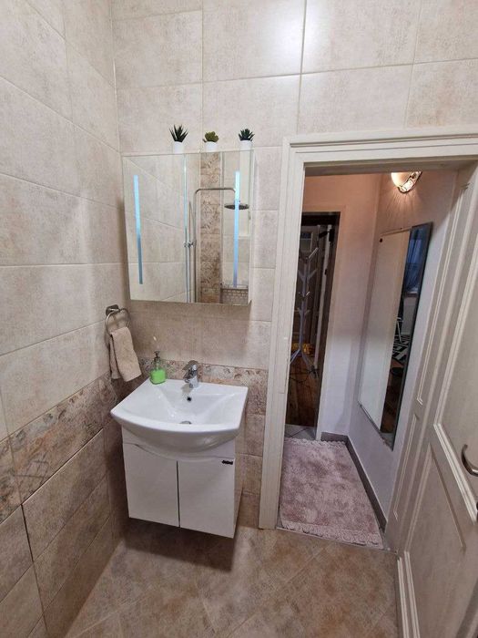 Дава се под наем Двустаен апартамент в София, Център - 60 кв.м за 663 € - Снимка #2