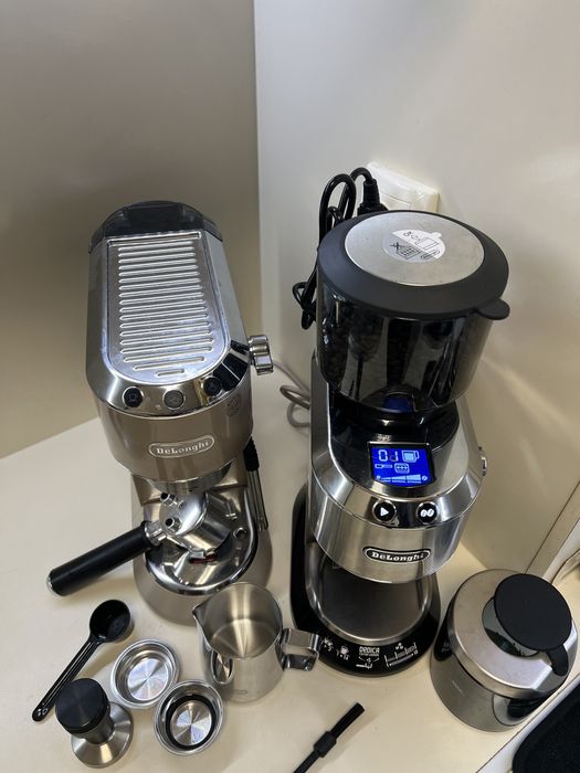 Кафемашина DeLonghi Dedica Arte EC885.BG и DeLonghi Dedica KG521.M