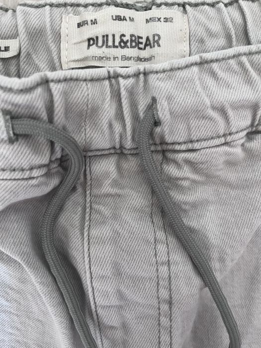 Дънки и спортен панталон