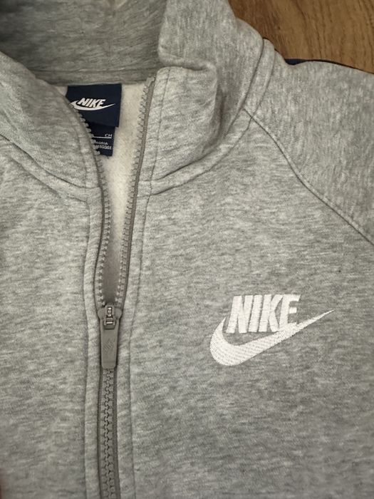 Продавам екип Nike
