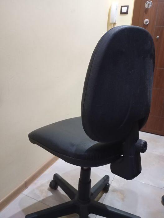 Офис стол / кожа / регулиращ