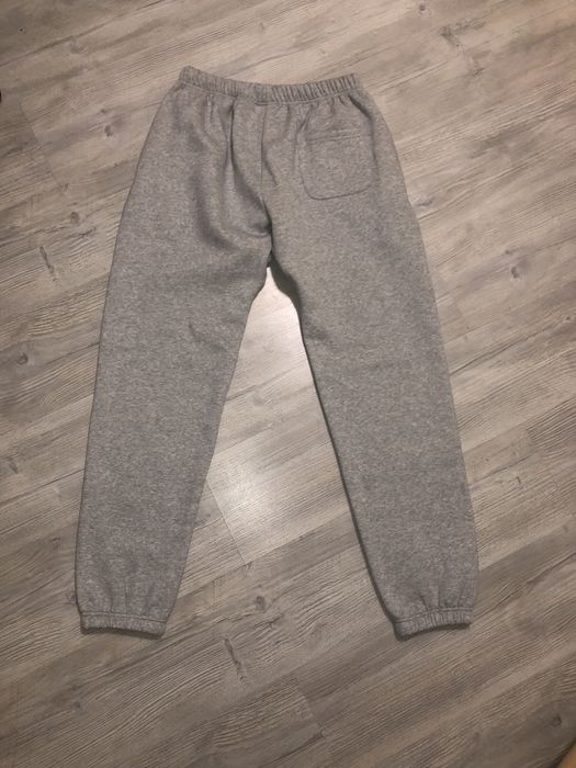 Pantaloni Essentials Gri