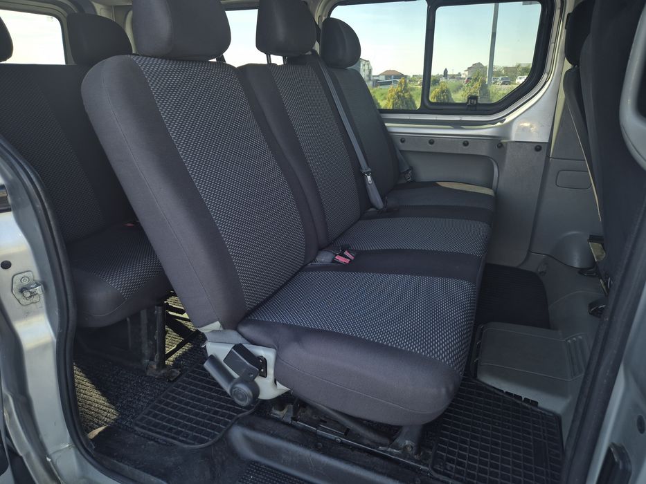 Opel vivaro 8+1 pasul lung usi batante