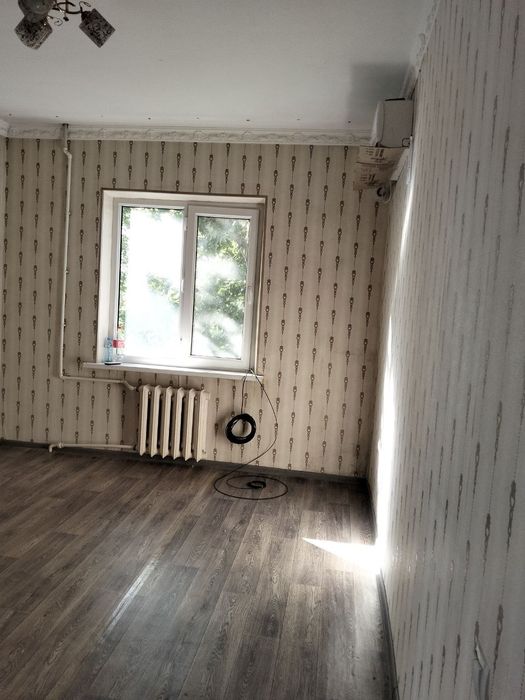 Сдается 1 комнатная квартира на 4 этаже 5 этажного дома Сергели 4.
