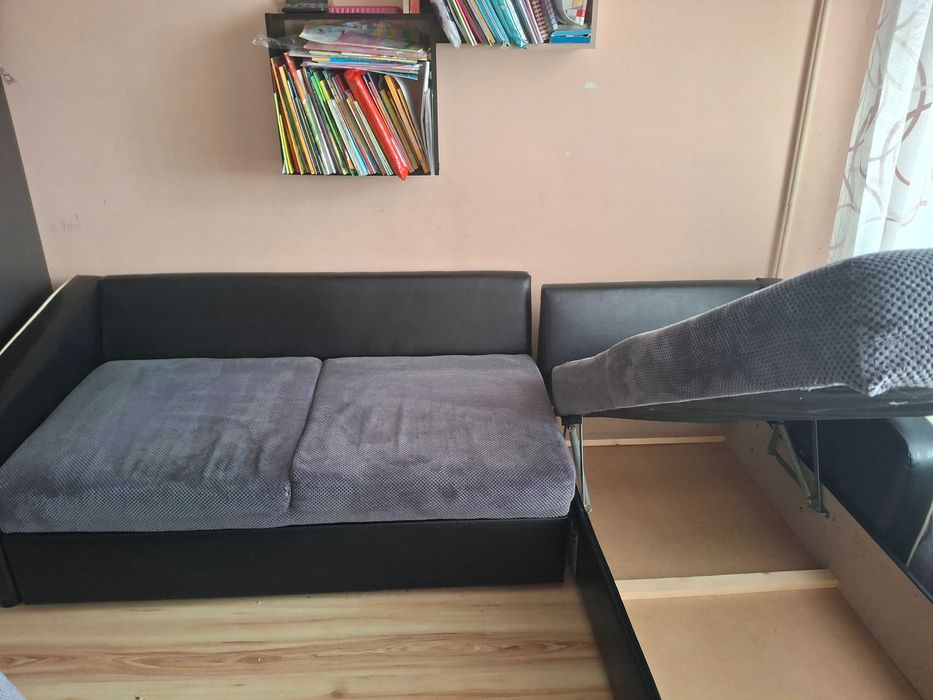 Разтегателен диван