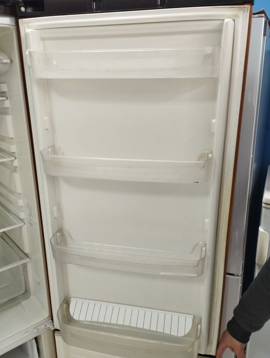 Холодильник indesit