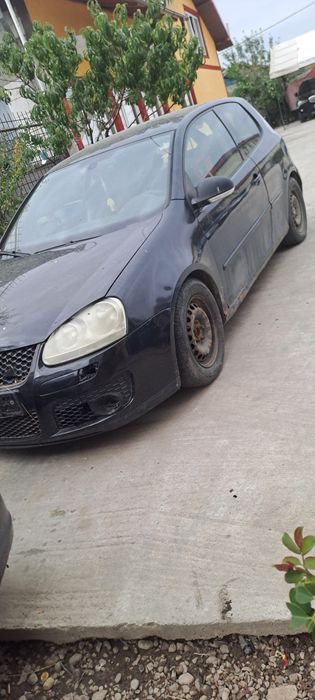 Dezmembrez vw Golf 5 1.6 bse motorul se da cu cutie 5 trepte