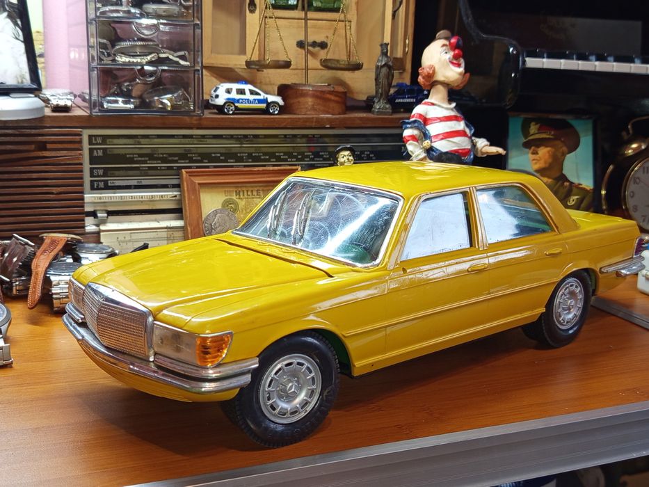 Machetă rară anii 70, Mercedes 450 SE, 1/11,cu telecomanda, Germania