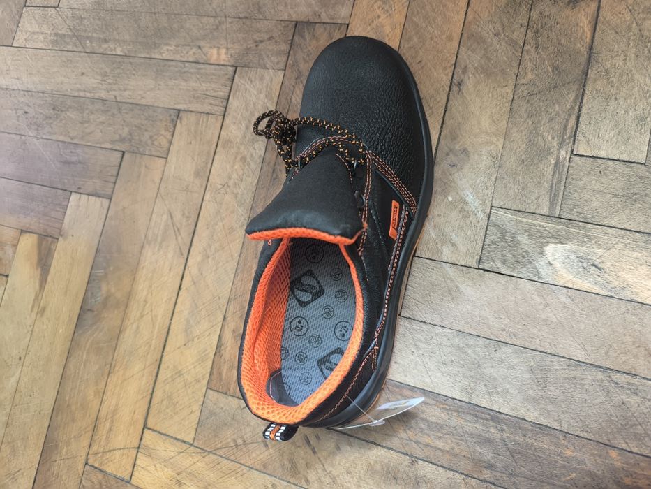 Работни обувки панда