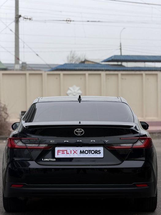 Toyota Camry Hybrid Limited