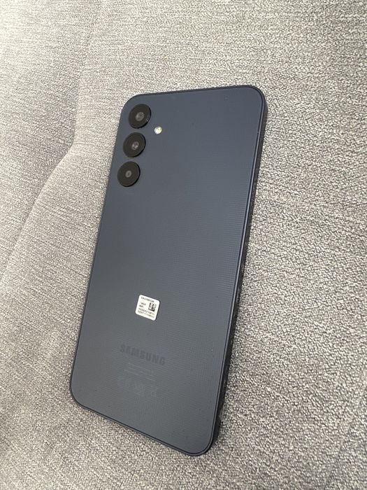 Samsung a25 много запазен