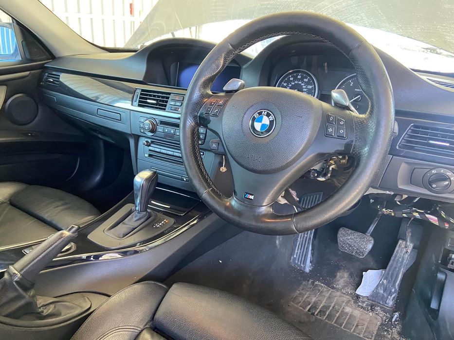 Dezmembrez BMW 335d E92 Biturbo 286cp,M Pack,NAVI,Hi-Fi,volan M padele