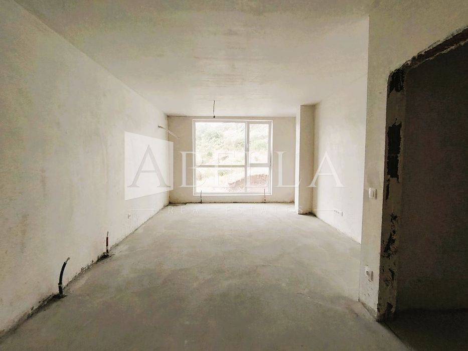 Продава се Тристаен апартамент в София, Дружба 2 - 101 кв.м за 2456 €/кв.м - Снимка #1