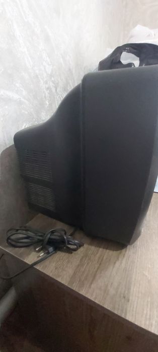 Продам бу телевизор