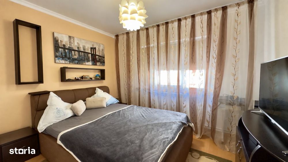 Apartament 4 camere, etaj intermediar, zona CET – ideal pentru famil