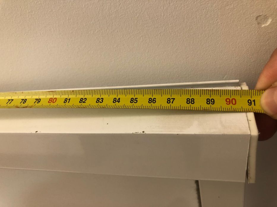 Plase tantari tip RULOU, ALB, retractabila Schuko