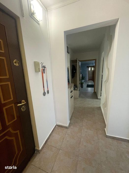 Apartament cu 3 camere, confortabil, etaj 3