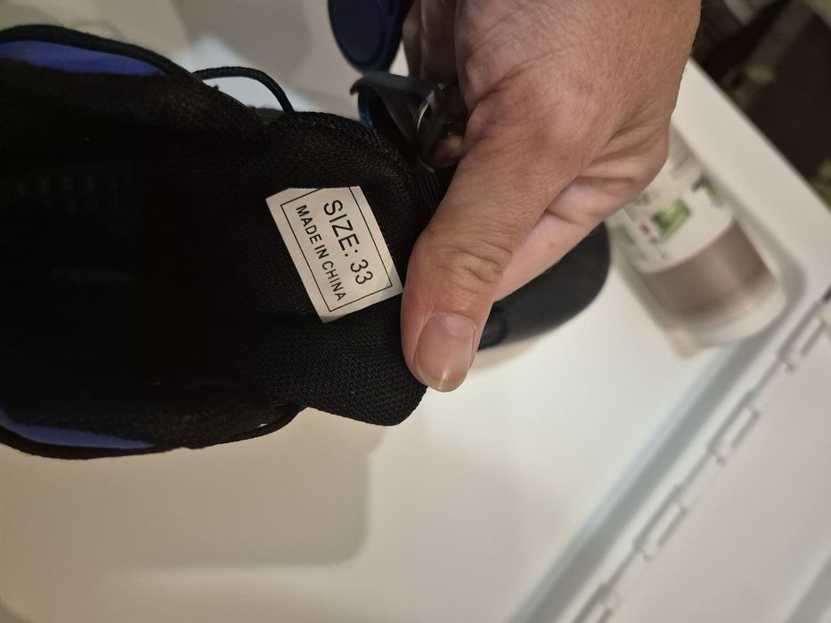 Adidasi  negri cu role