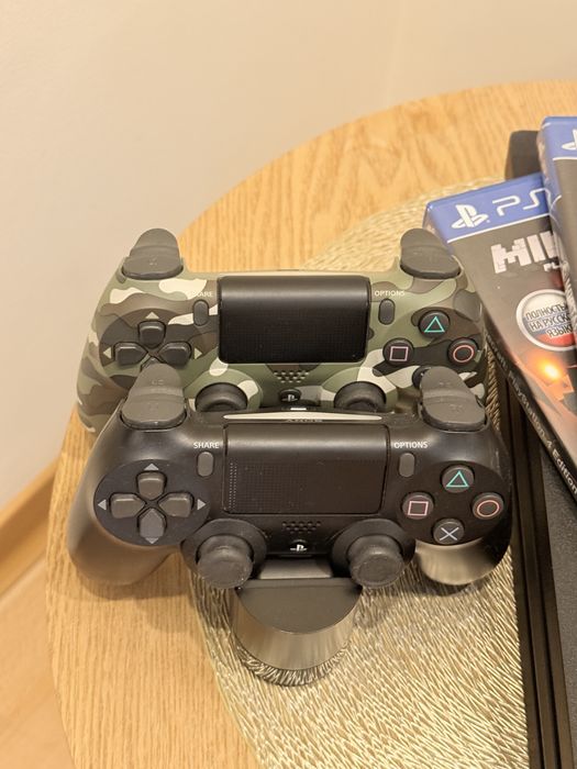 ps4 pro 1TB + диски