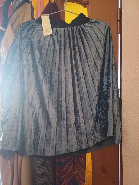 Продается платье и юбка