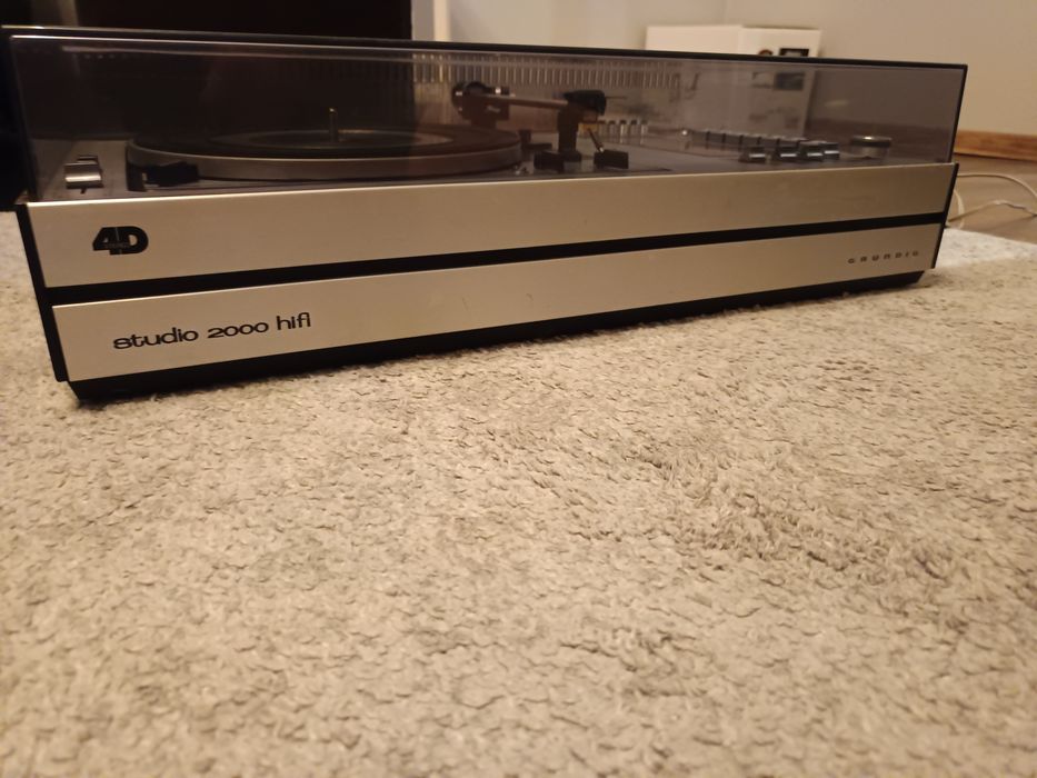 Грамофон GRUNDIG Studio 2000 hi fi