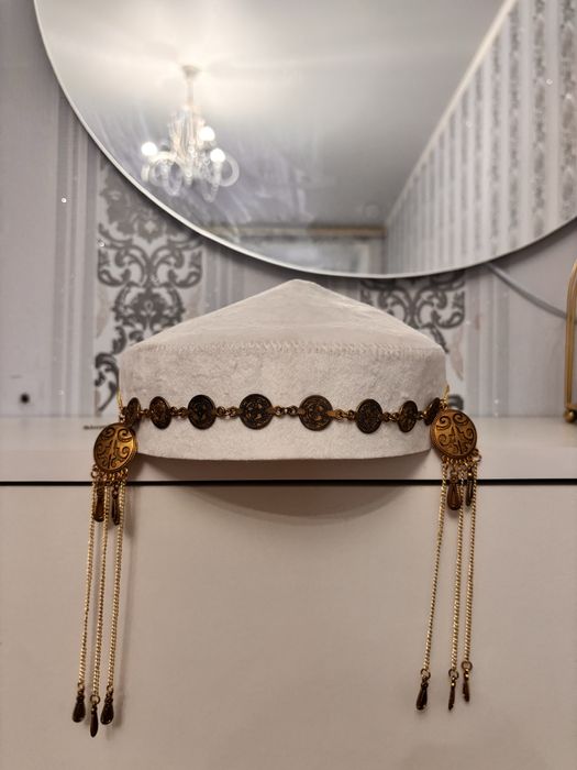 Национальные украшения