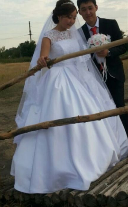 Свадебное платье