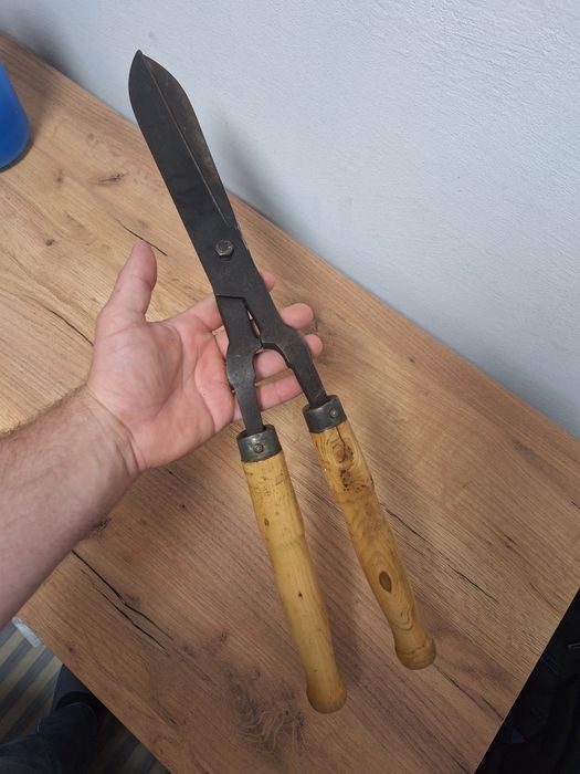 Foarfecă de grădină pt. tuns gardul viu