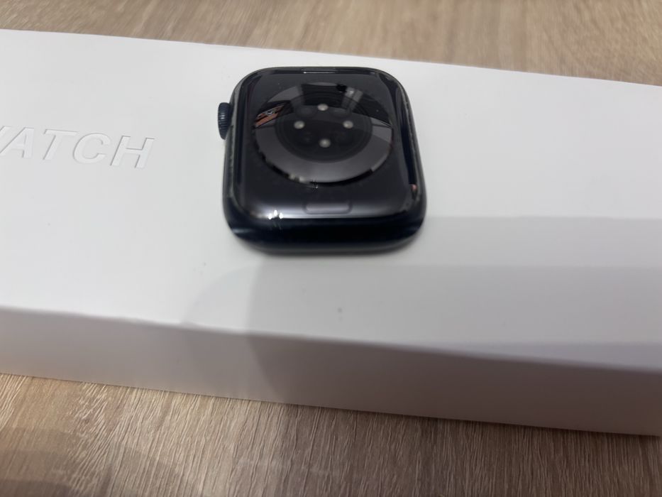 2x Apple Watch Series 8 45 mm & 41 mm