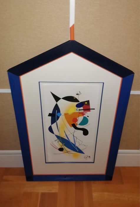 Картина абстрактна сюрреалистична в синя рамка ръчно изработена хартия