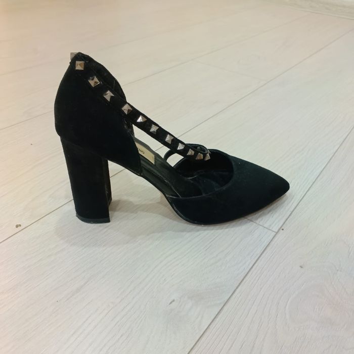 Продам туфли - кажжые по 6000