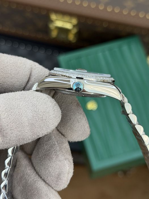 Rolex Day-Date 36mm Platinum Baguette