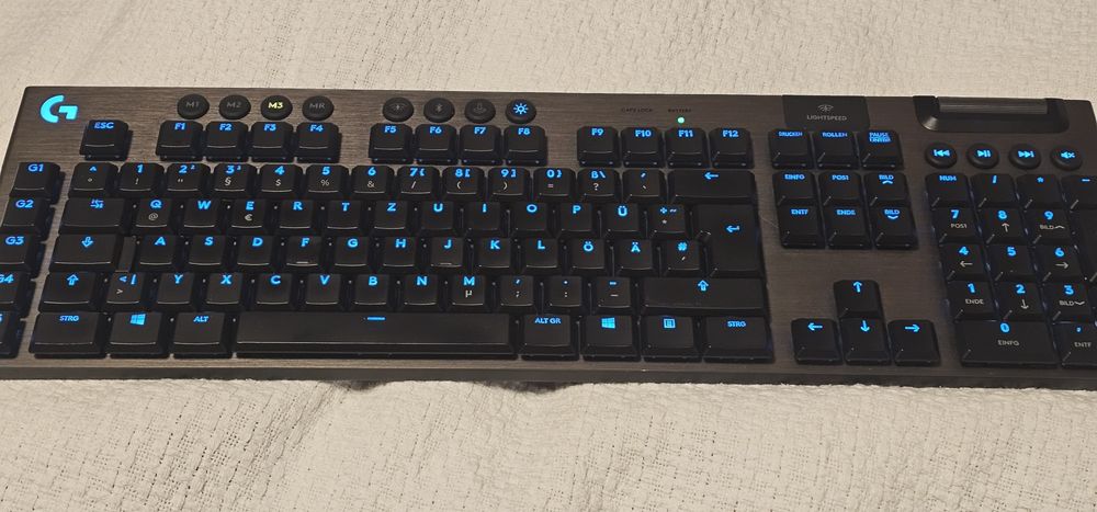 Logitech g915 lightspeed red, linear