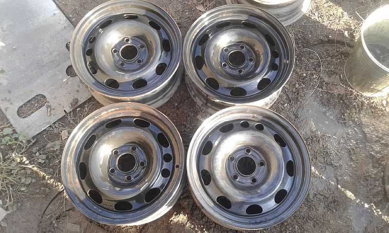 Продам оригинальные металлические диски на Opel