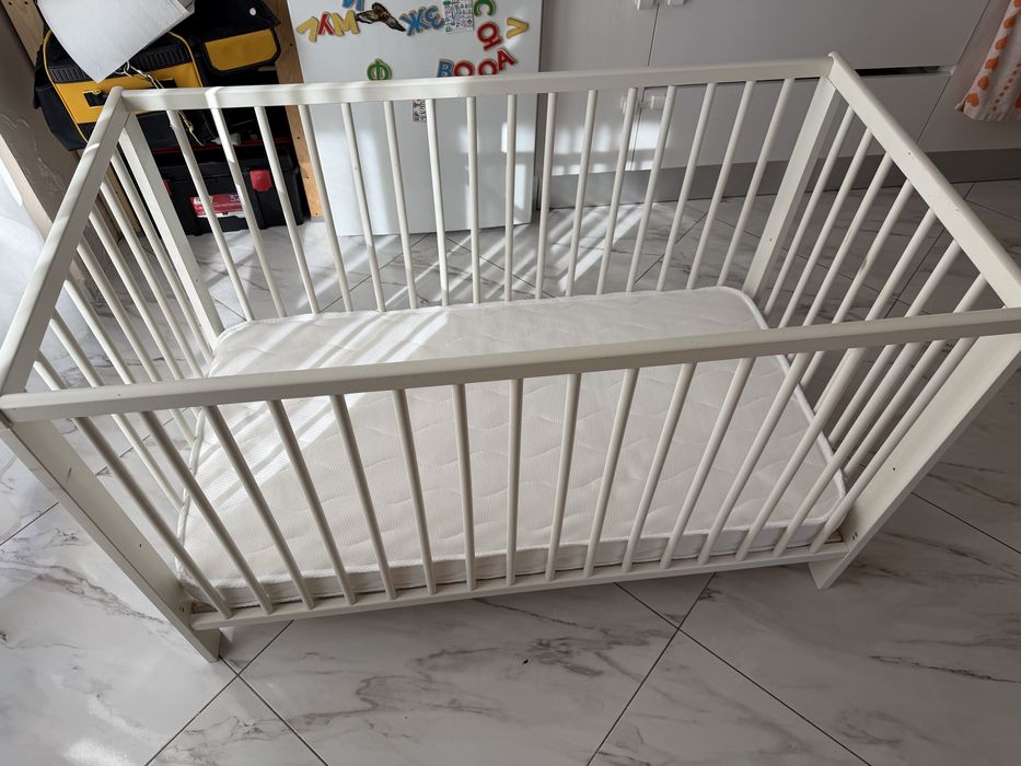 ПРОДАВАМ: IKEA GULLIVER (Легло и Маса за повиване)