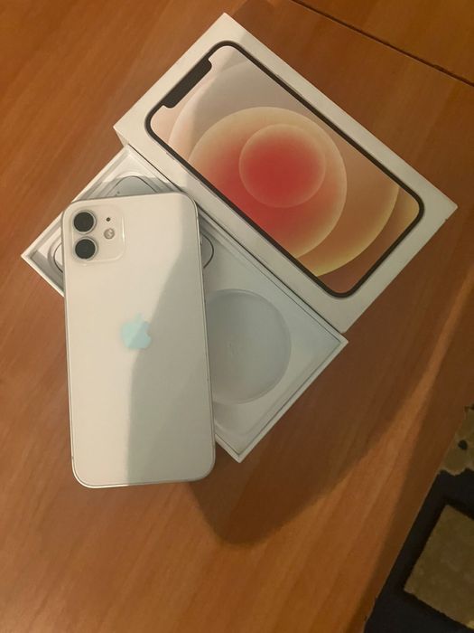 Продам айфон 12 срочно