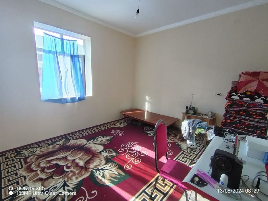 Hovli sotiladi              .