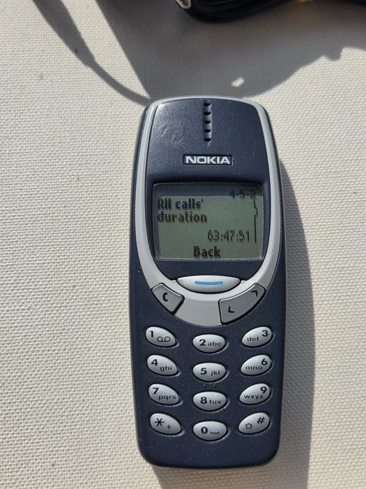 Nokia 3330cu butoane