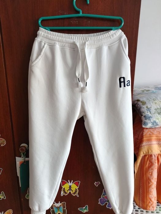 Продаются джинцы и белый костюм