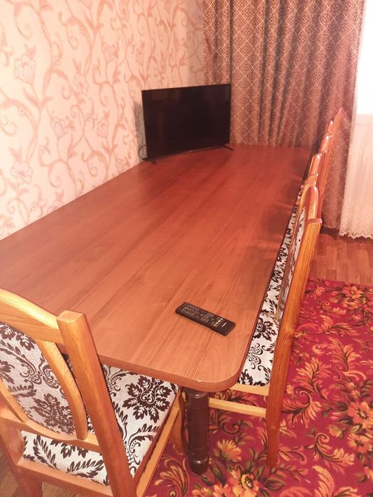 Стол со стульями