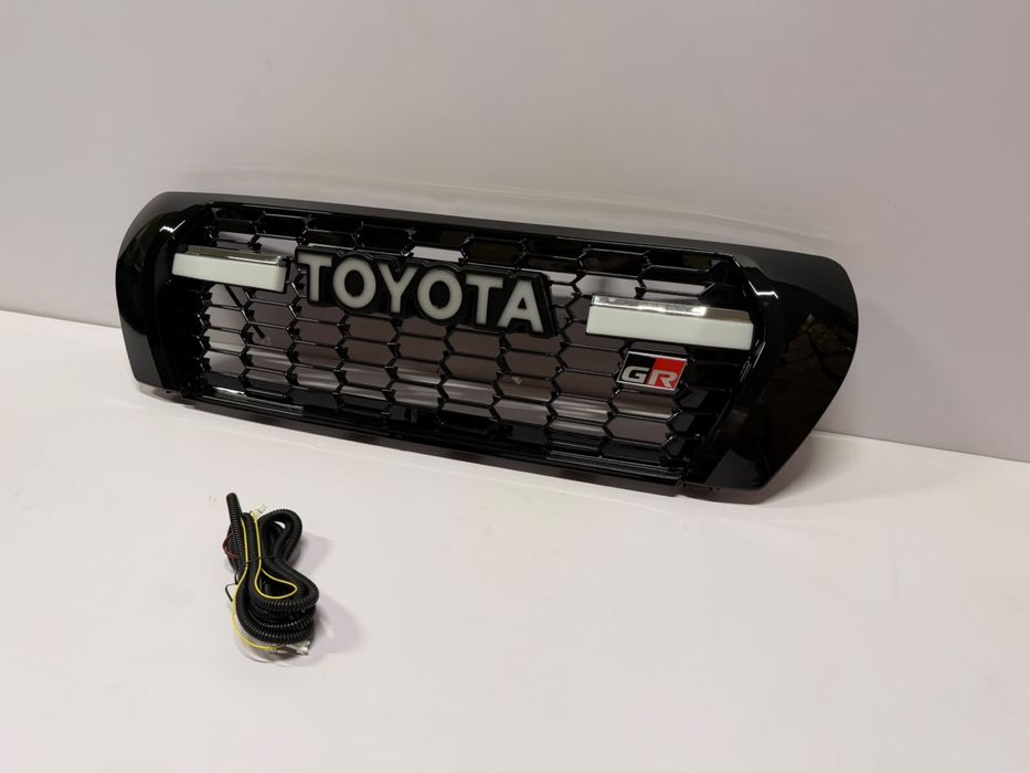 Решетка радиатора GR на Land Cruiser 200