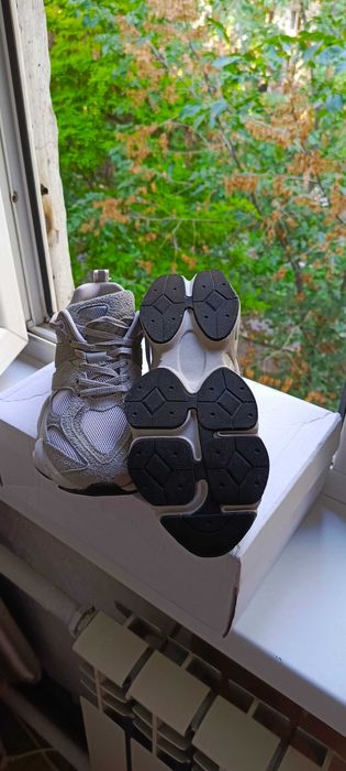 Новые крутые кроссовки 38 размер