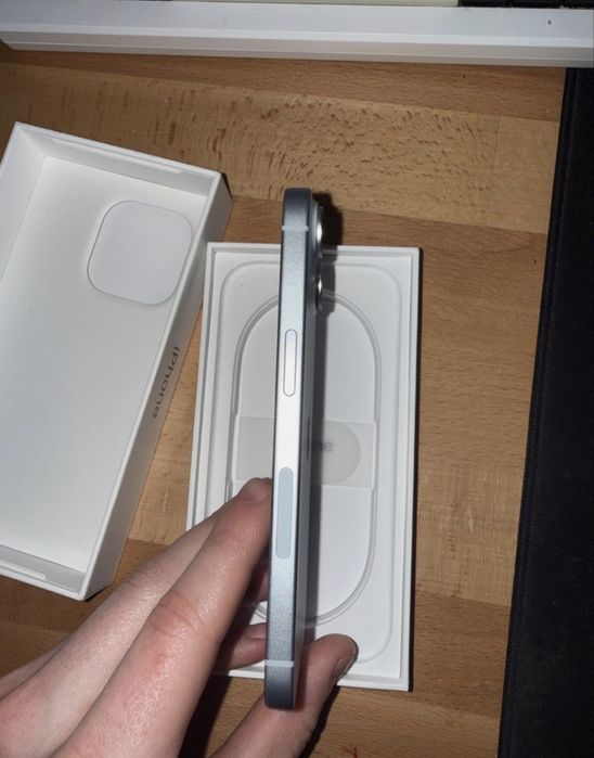 продаю iphone 15