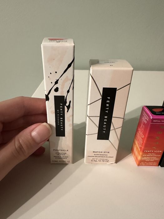 Fenty Beauty и Rare Beauty гримове