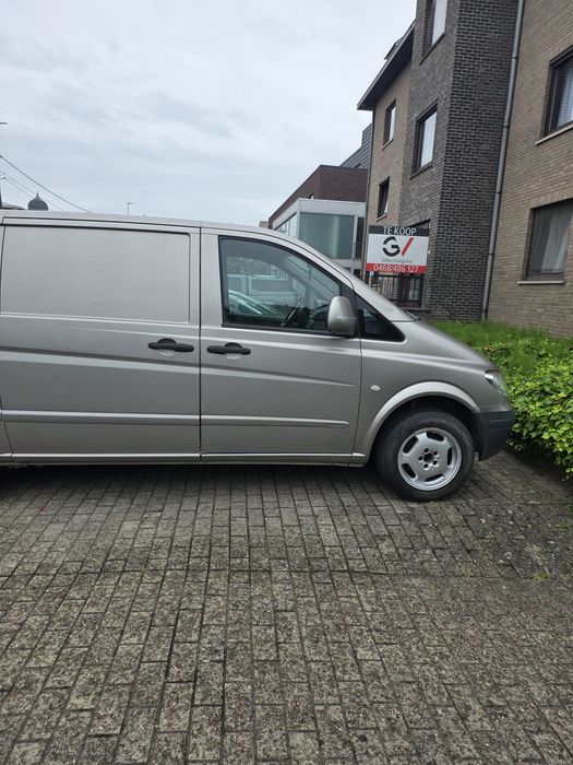 Vând mercedes vito