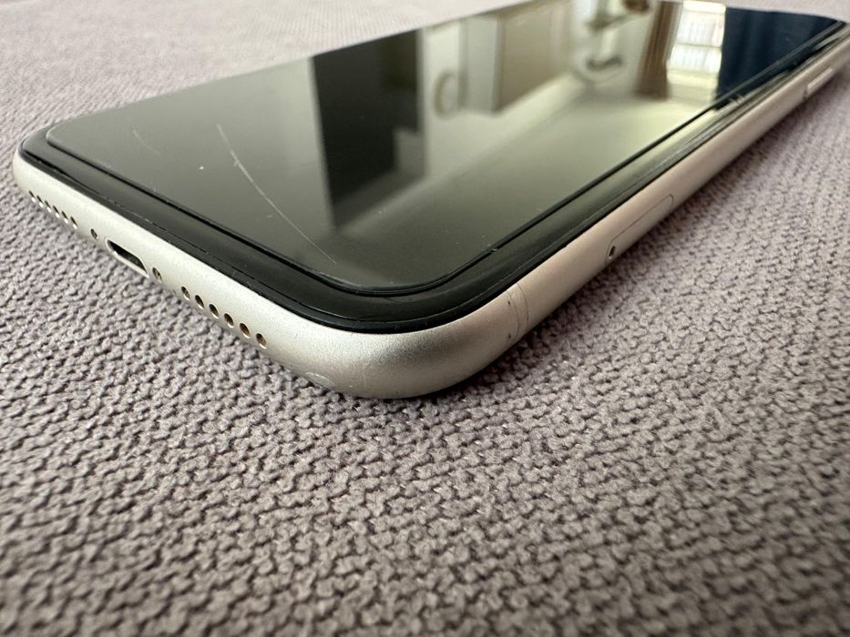 iPhone 11 Alb - 64 GB