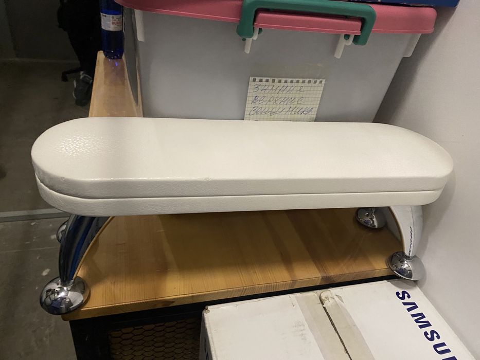 Подлоготник для маникюра